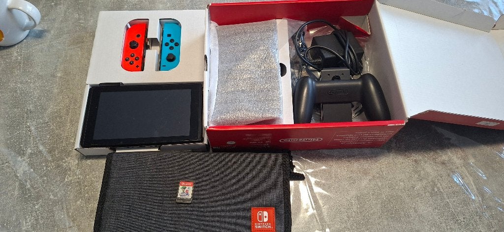 Console, Consoles de jeu & Jeux vidéo, Autres modèles, Autres couleurs, Enlèvement, Utilisé