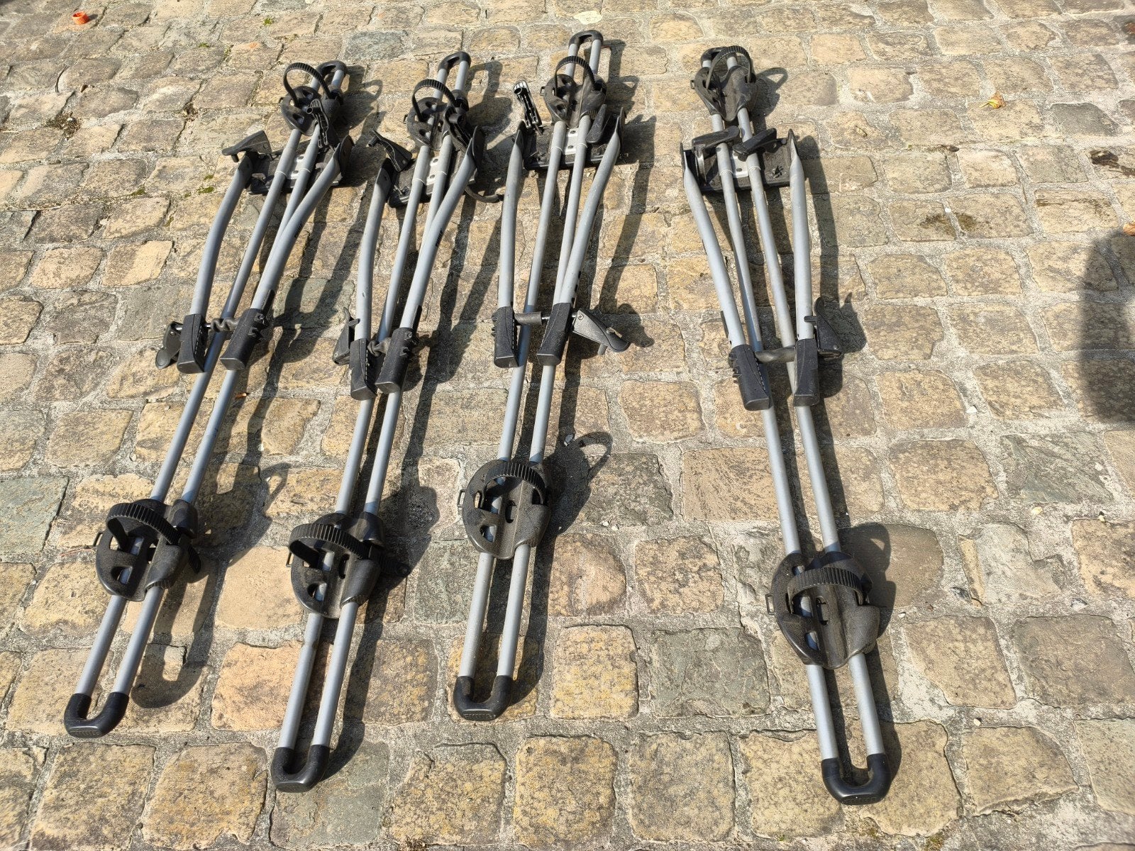 Fietsendragers Thule voor 4 fietsen, Auto diversen, Ophalen, 3 fietsen of meer, Zo goed als nieuw, Dakdrager