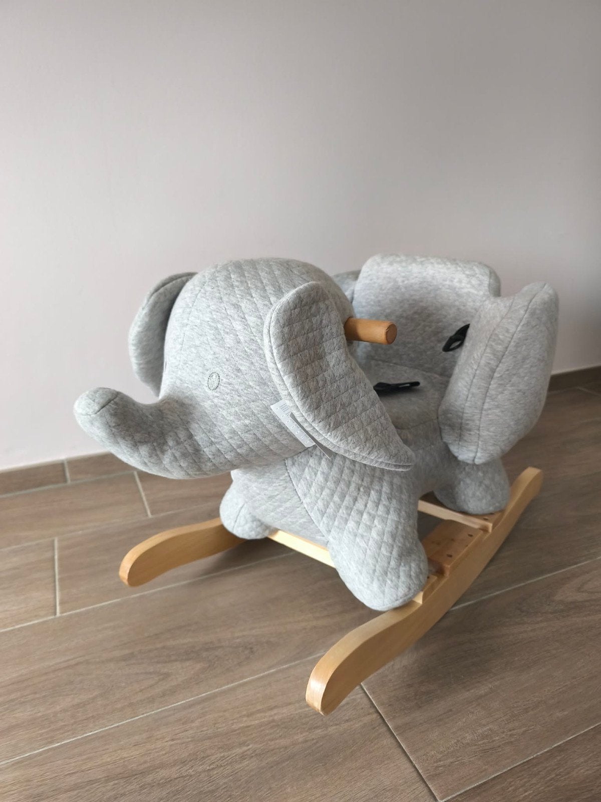 Éléphant à bascule marque Nattou comme neuf, Enfants & Bébés, Jouets | Jouets a bascule, Enlèvement, Comme neuf