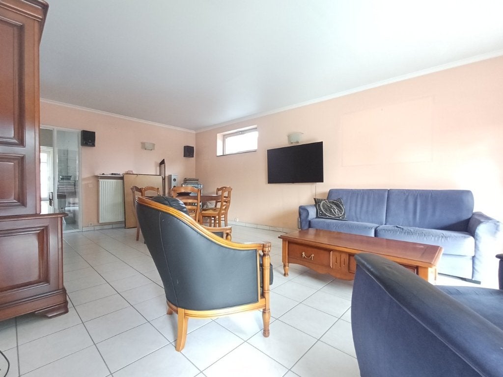 Appartement 2 chambres avec garage, parking & terrasse, Immo, Mouscron, 117 kWh/m²/an, 9761 kWh/an, Province de Hainaut
