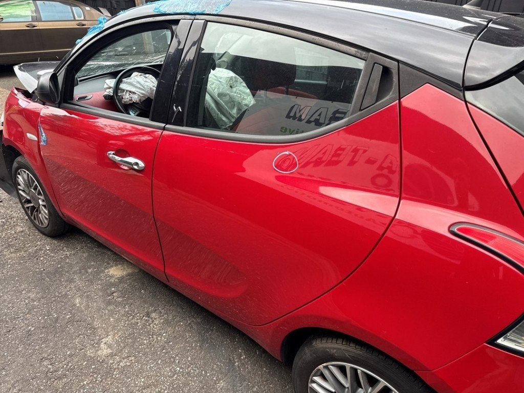 PORTE GAUCHE ARRIÈRE Lancia Ypsilon (312) (01-2011/08-2018), Arrière, Lancia Automobiles - Stellantis Europe S.p.A, Lancia, Corso G. Agnelli 200
10135  Turin, IT
