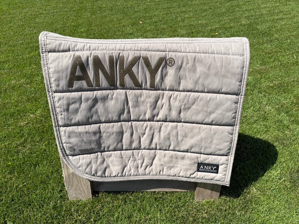 Anky dressuurdekje + bandages, Dieren en Toebehoren, Dressuurdekje, Zo goed als nieuw, Anky, Grijs