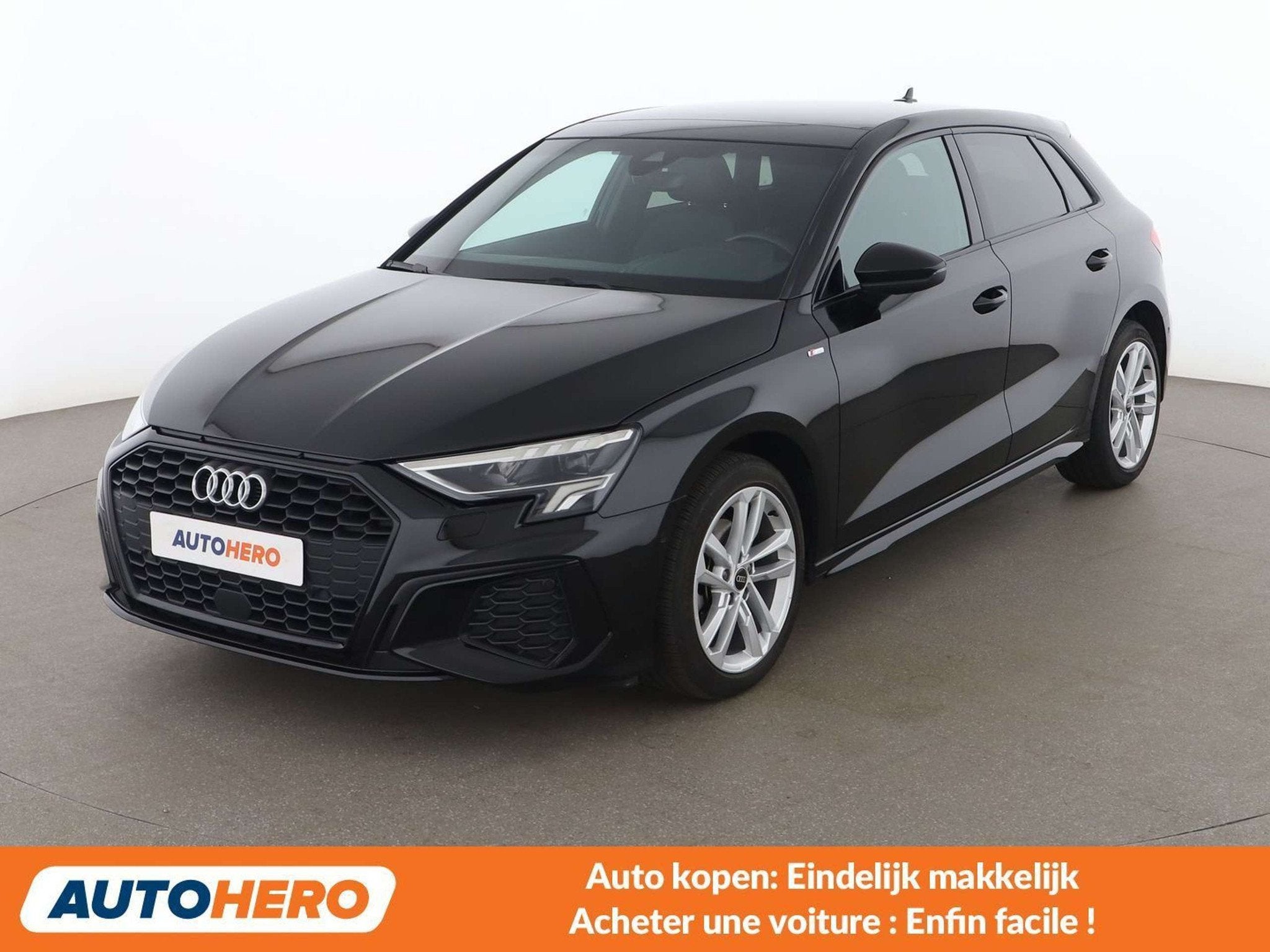 Audi A3 30 TFSI Mild-Hybrid S line (bj 2024, automaat), Auto's, Gebruikt, Zwart, Leder, 5 deurs