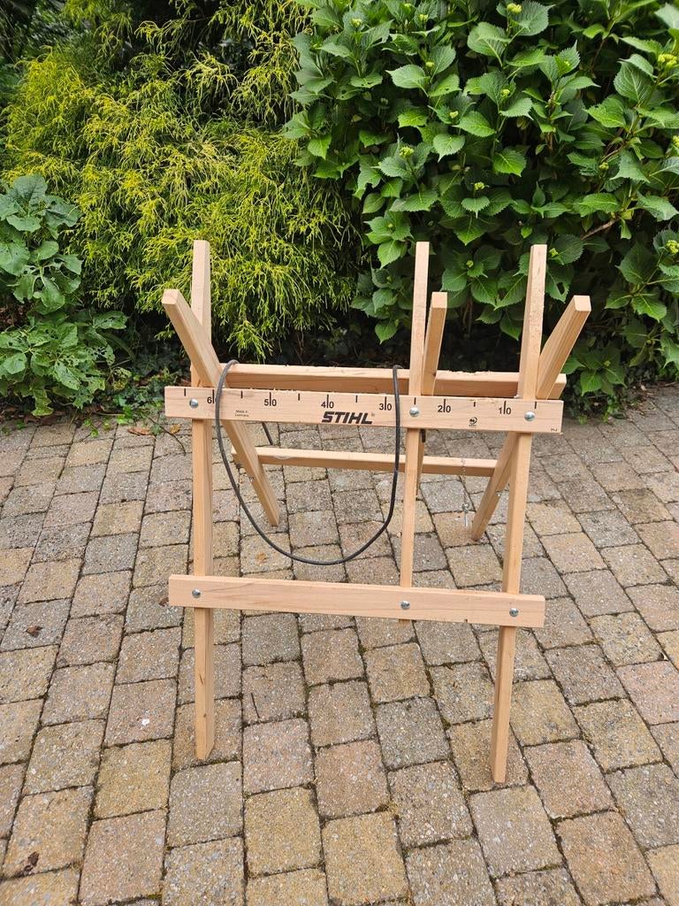 Houten zaagbok Stihl, Ophalen