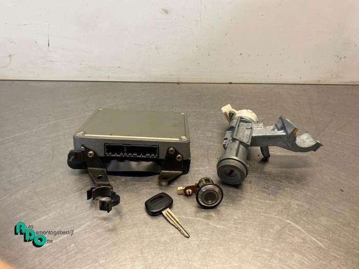 Kontaktslot + computer van een Toyota Starlet (Starlet 90-), Gebruikt, -, -, Ophalen of Verzenden