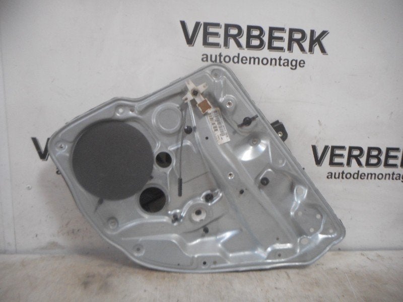 MECANISME DE VITRE ELECTRIQUE ARRIÈRE DROIT Bora (1J2), Volkswagen, Volkswagen AG, Utilisé, Kundenbetreuung@volkswagen.de