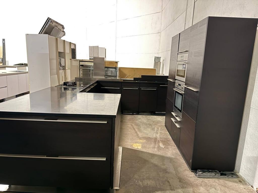 #38 L-vormige keuken + kolommen, Ophalen, Graniet of Steen, Hoekkeuken