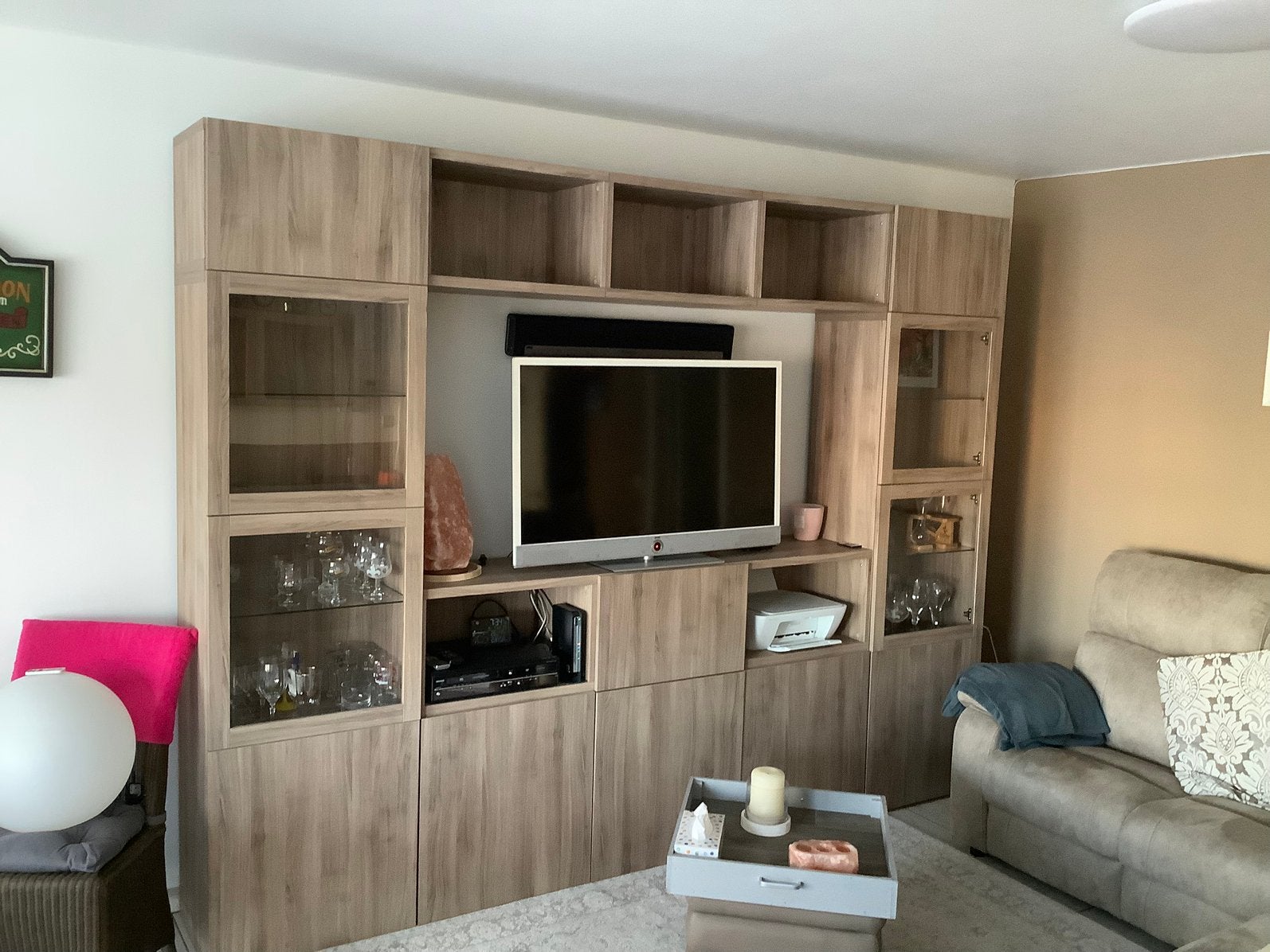 Wandkast ikea + 2 hangkastjes, Huis en Inrichting, Kasten | Wandmeubels, Zo goed als nieuw, Ophalen