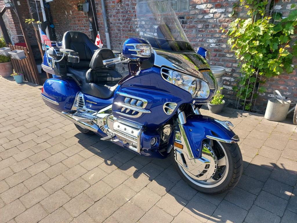 Honda goldwing 1800, Tourisme, Plus de 35 kW, 1800 cm³, Amortisseurs réglables électroniquement