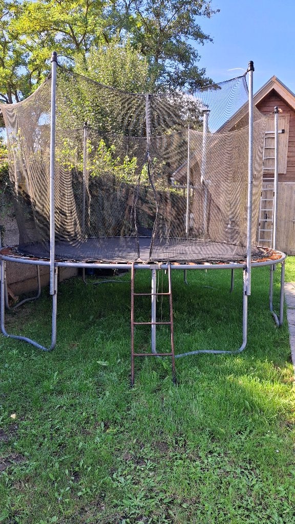 trampoline, Enlèvement, Utilisé