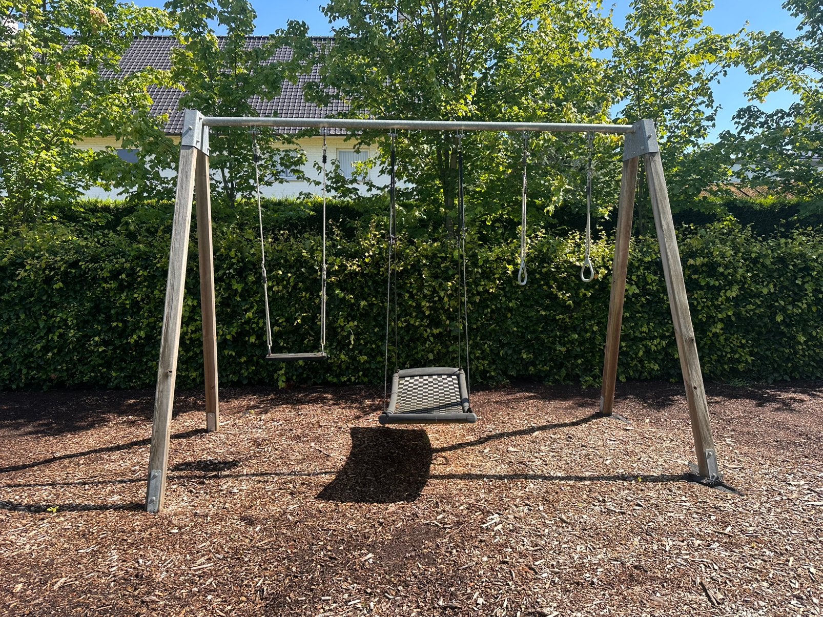 Schommel, ligbed en ringen + trampoline, Ophalen, Zo goed als nieuw, Schommel