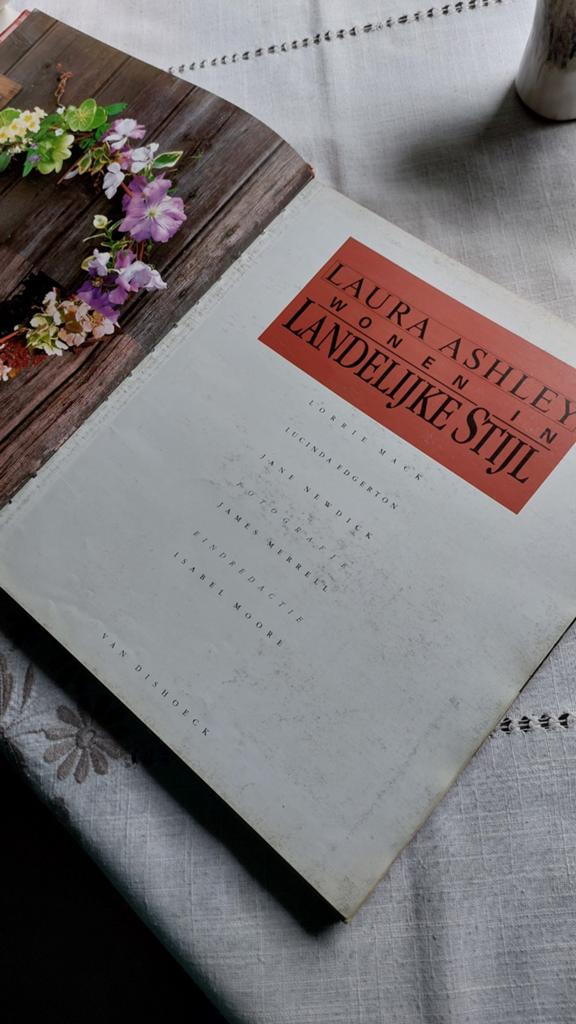 Laura Ashley boeken, Huis en Inrichting, Ophalen