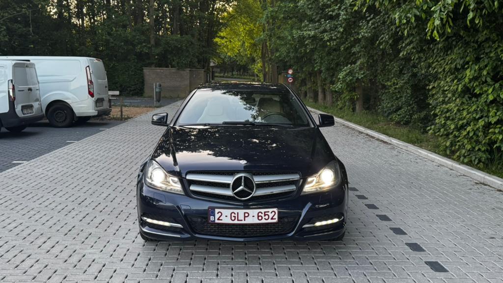 Mercedes c250 w204 2011 139xxxkm prijsbespreekbaar, Auto's, Automaat, Achterwielaandrijving, Beige, Blauw