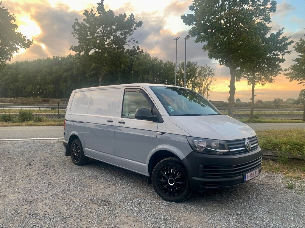 VW Transporter T6 met eenvoudig uitneembare kampeerkit, Autos, Achat, Euro 6, 3 places, 5 portes