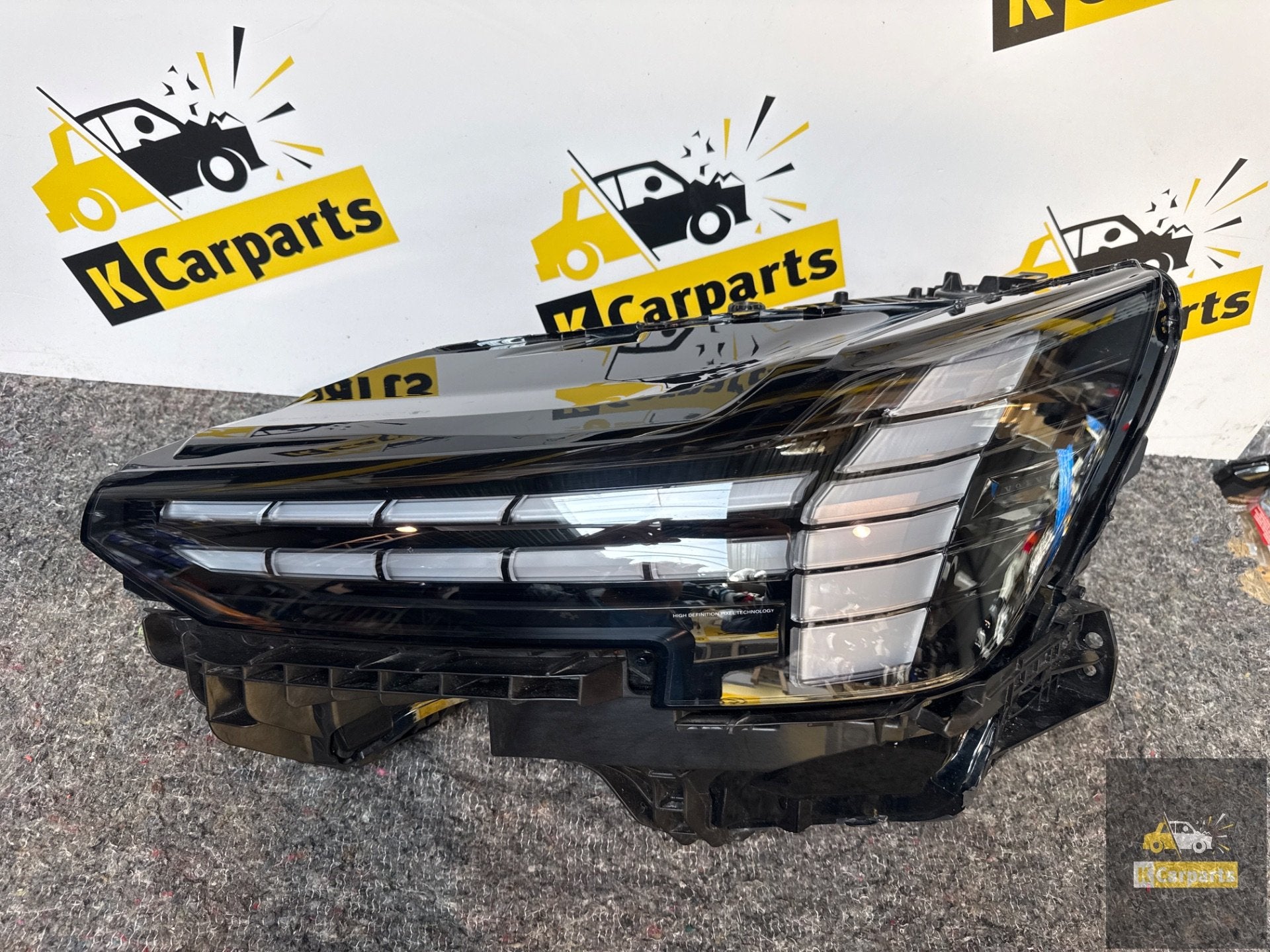 Phare avant gauche Full LED pour Volvo EX90, r f rence 32450, Gunnar Engellaus vag 8
405 31  Gothenburg, SE, Info@volvocars.com