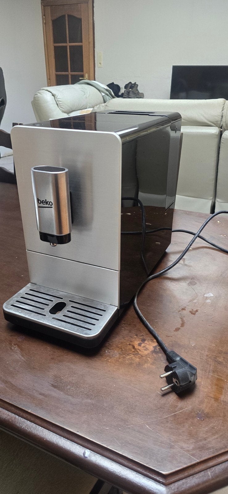 Koffiezetapparaat Beko, Ophalen