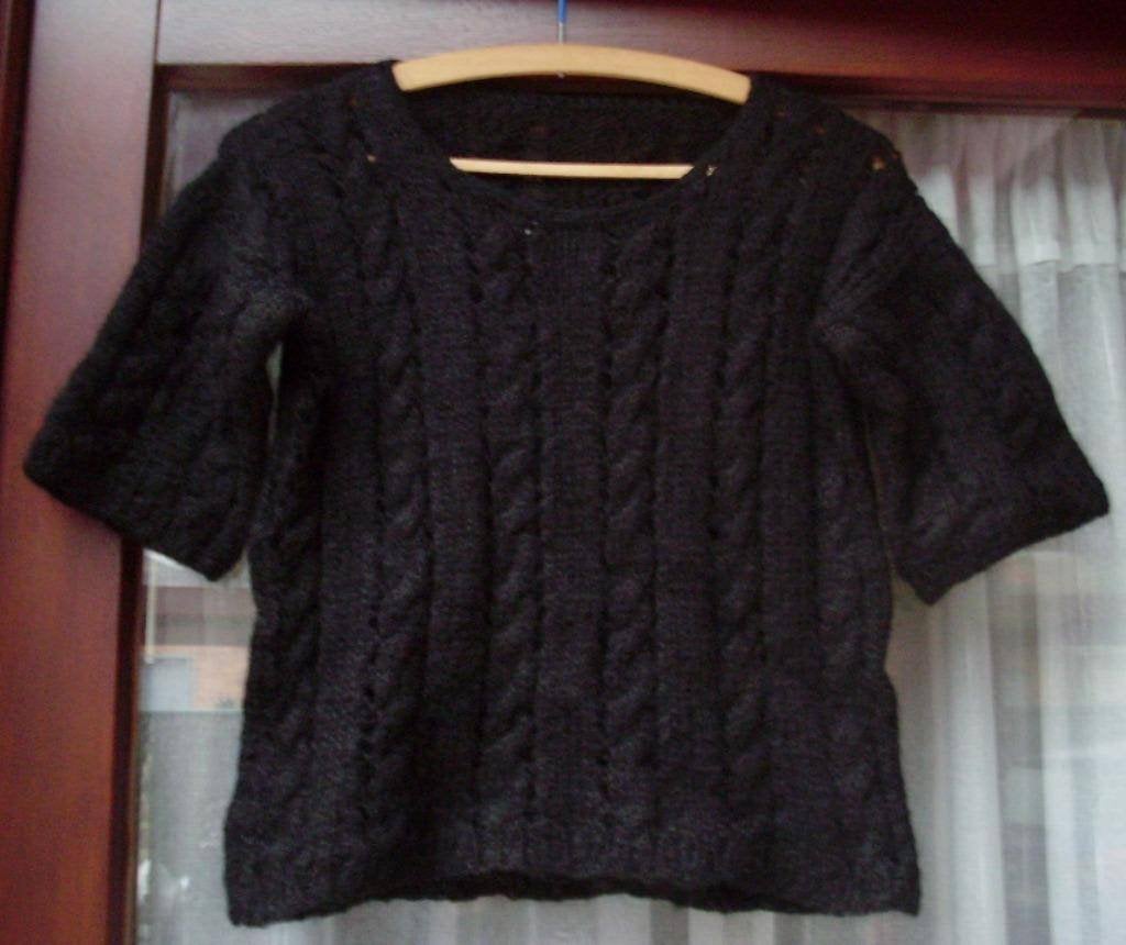 Zelfgebreide korte zwarte blouse maat S, Enlèvement ou Envoi, Porté, Taille 36 (S), Noir