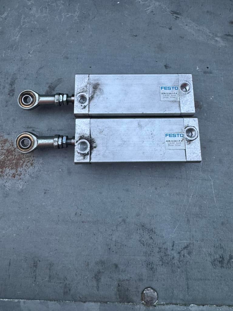 Festo, Enlèvement, Comme neuf