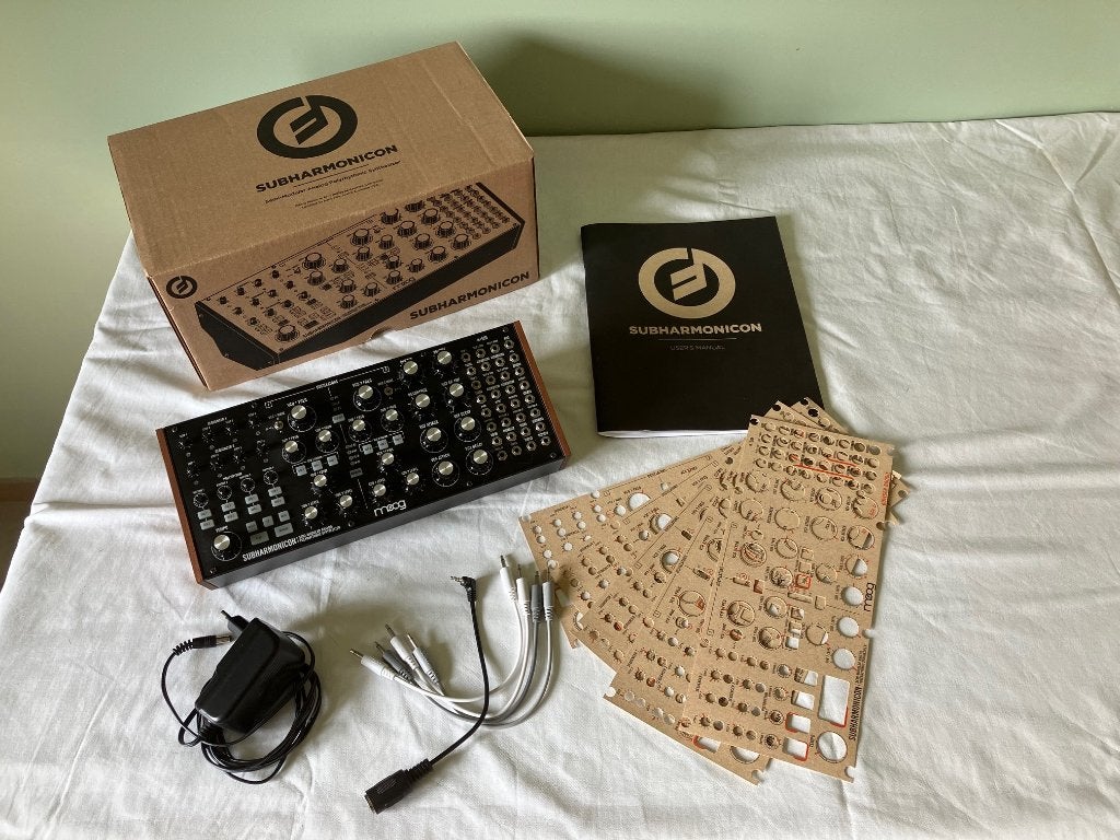Moog Subharmonicon Semi-Modular Synthesizer, Muziek en Instrumenten, Ophalen, Zo goed als nieuw