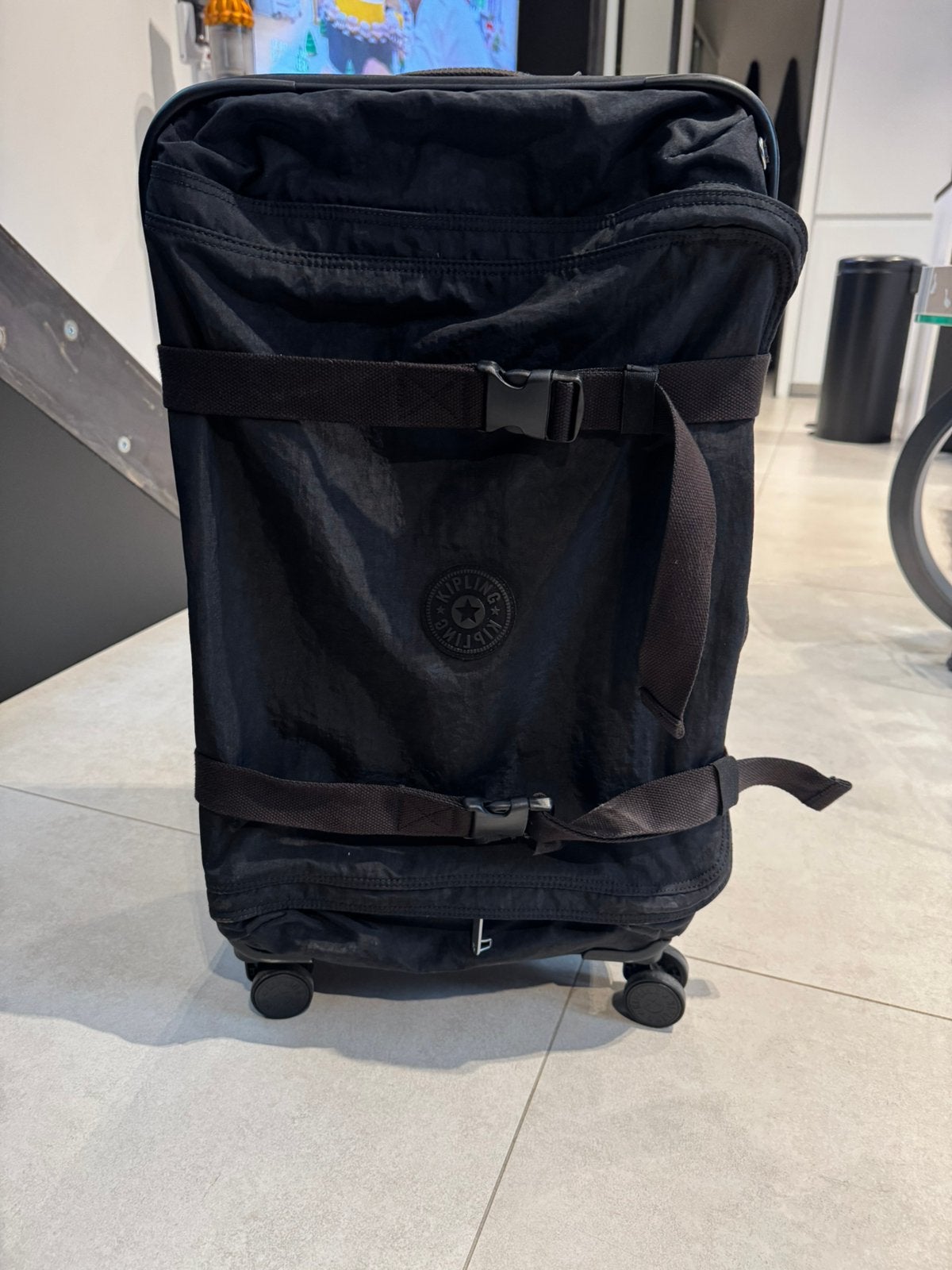 Valise kipling, Enlèvement, Comme neuf