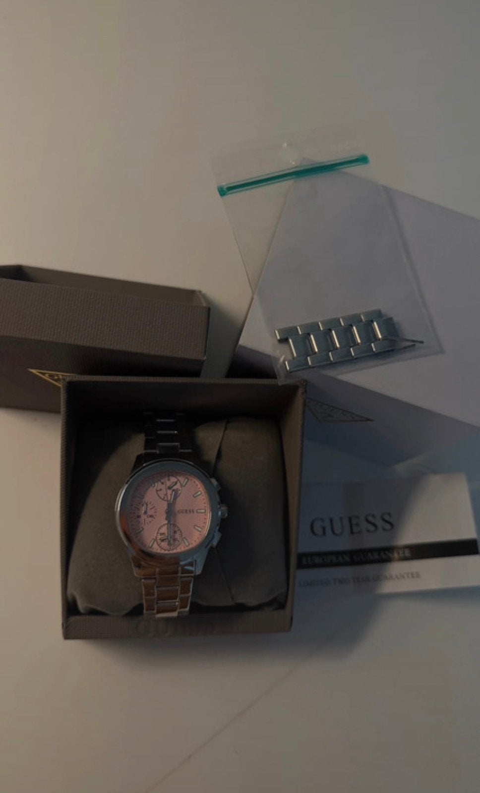 Guess horloge, Enlèvement, Neuf, Guess