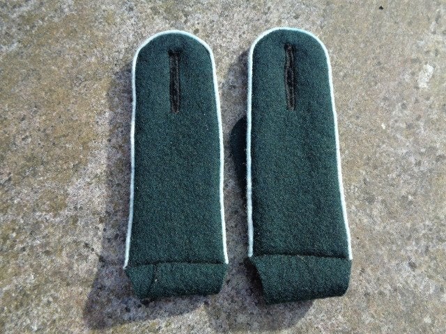 WO 2 schouderstukken repro , voor reenactment, Ophalen of Verzenden, Landmacht, Overige typen