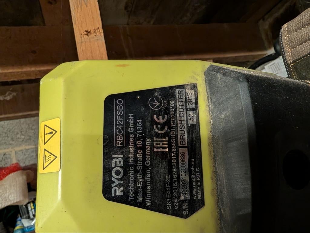 Ryobi rbc42fsbo débroussailleuse, Enlèvement
