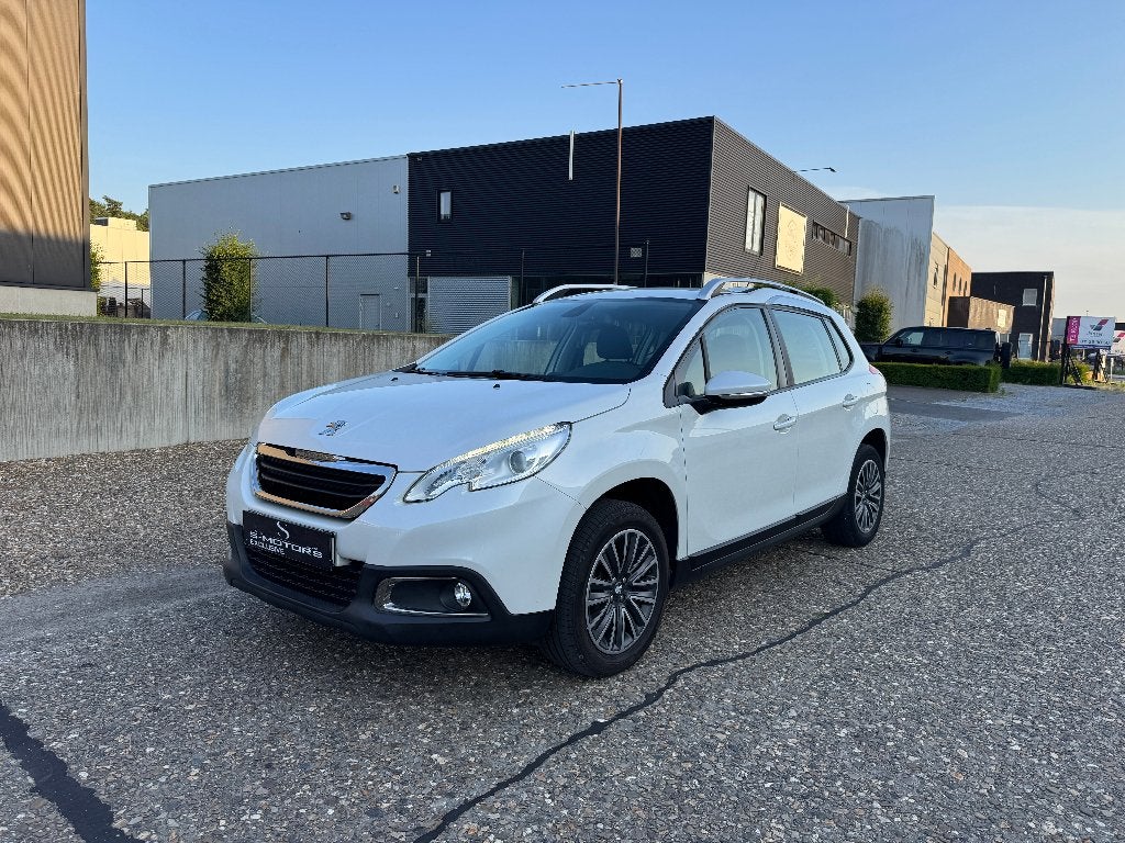 Peugeot 2008 1.2i Automaat/NAVI/PDC/CRUISE/TREKHAAK/GARANTIE, Autos, Peugeot, Achat, Alarme, Euro 6, Entreprise