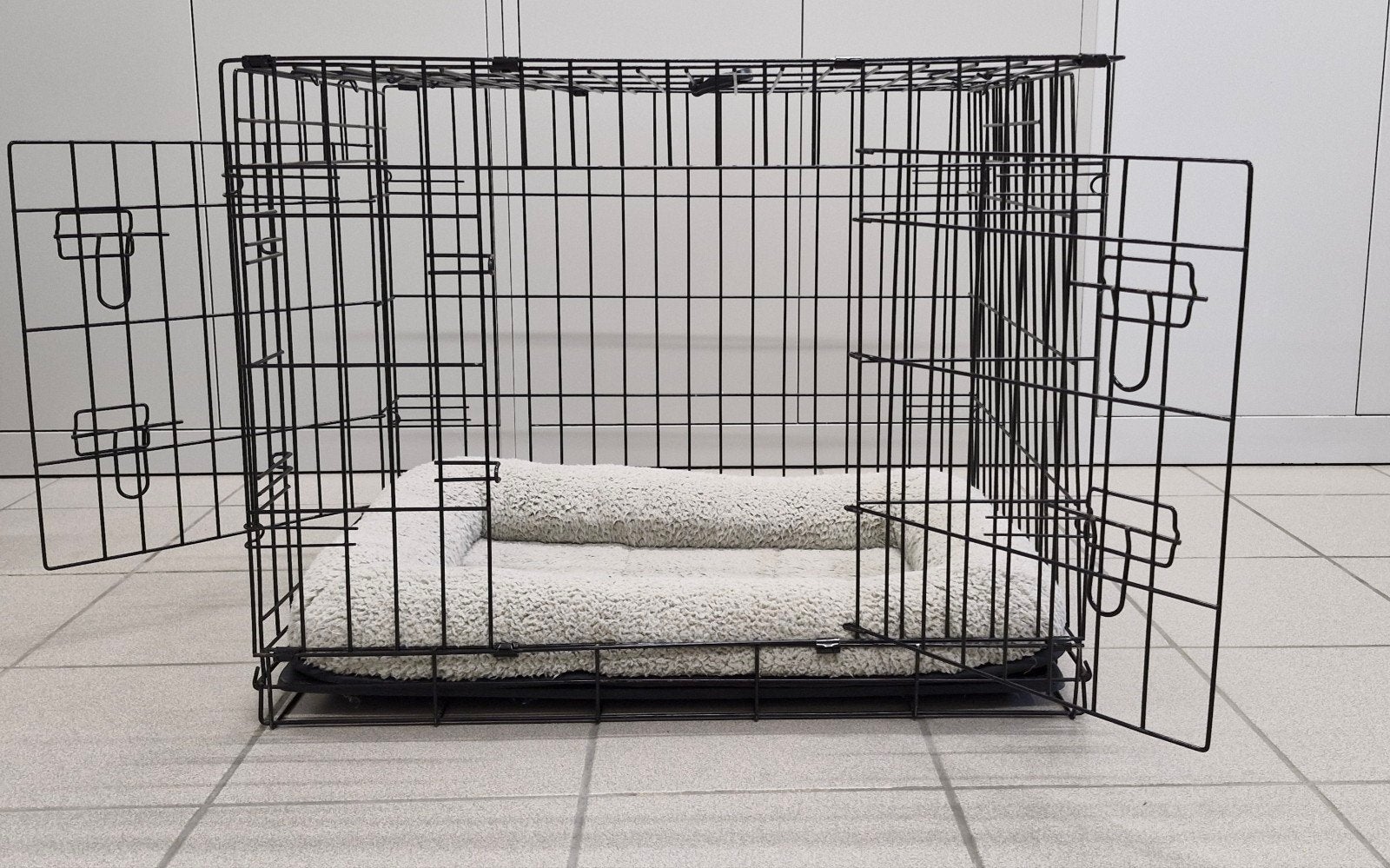 Hondenbench 76x55x48 met dubbele deur en kussen, Dieren en Toebehoren, Ophalen