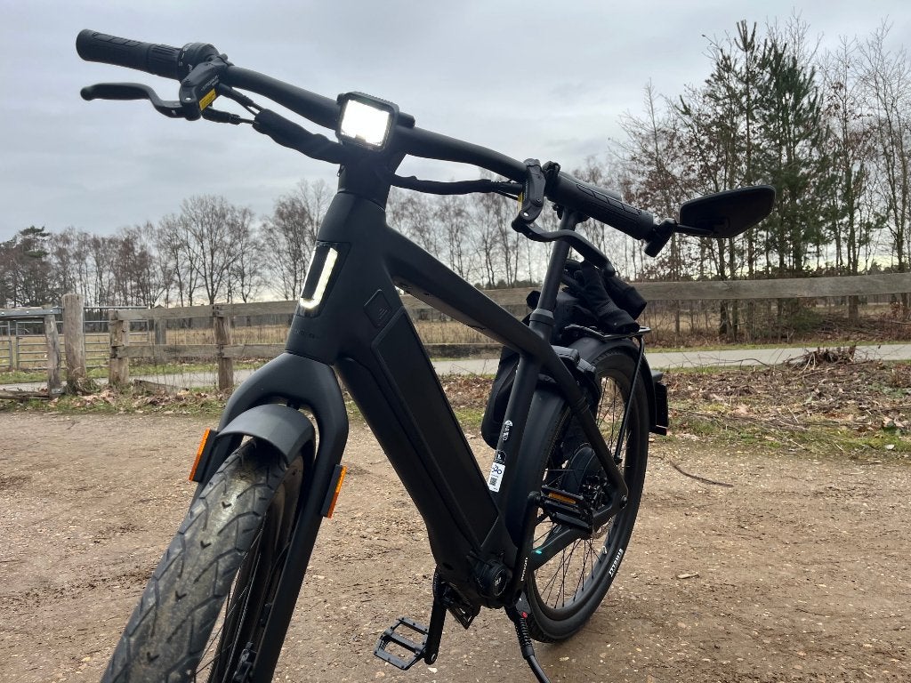 Stromer ST3 Pinion (2025) 3.300 km L, Deep Black + slotenset, Vélos & Vélomoteurs, Vélos électriques, Enlèvement, Comme neuf, 50 km par batterie ou plus