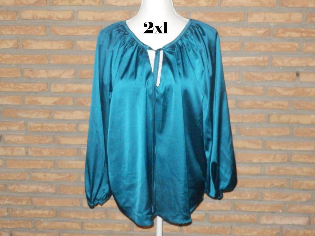 (231)- blouse femme t.2xl  vert satiné, Ophalen of Verzenden, Zo goed als nieuw, Maat 42/44 (L), Groen