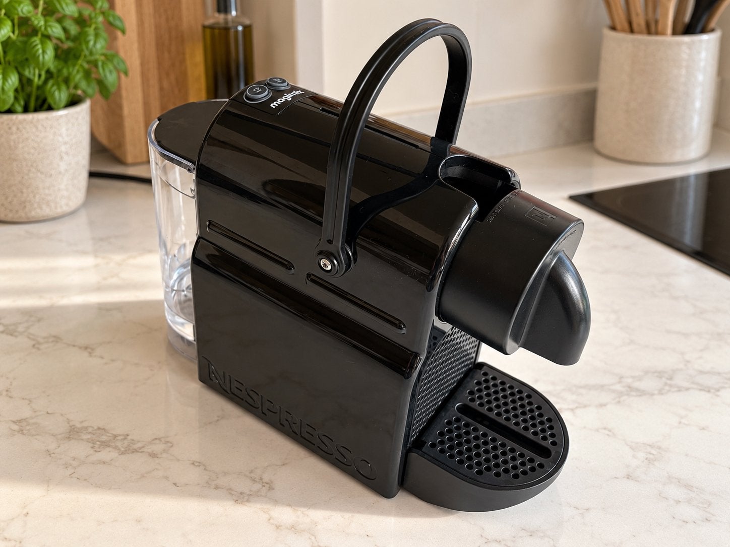 Nespresso Magimix M100 Auto in zwarte uitvoering., Elektronische apparatuur, Ophalen, Espresso apparaat, Zo goed als nieuw, 2 tot 4 kopjes