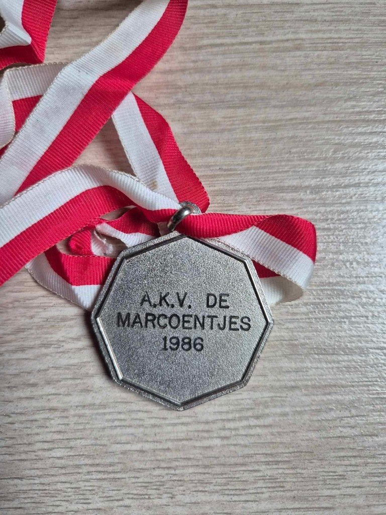 Carnaval Aalst medaille A.K.V. De Marcoentjes 1986, Ophalen of Verzenden