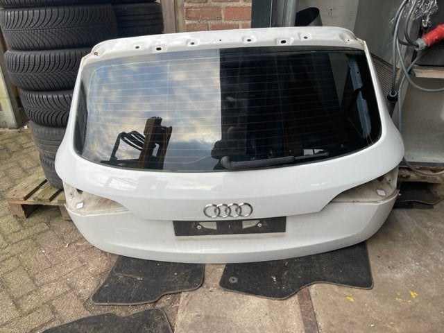 HAYON ARRIÈRE / MALLE Audi Q5 (8RB) (01-2008/05-2017), Auto-Union-Straße  1,
85057  Ingolstadt, DE, Info@audi.de, Haillon arrière