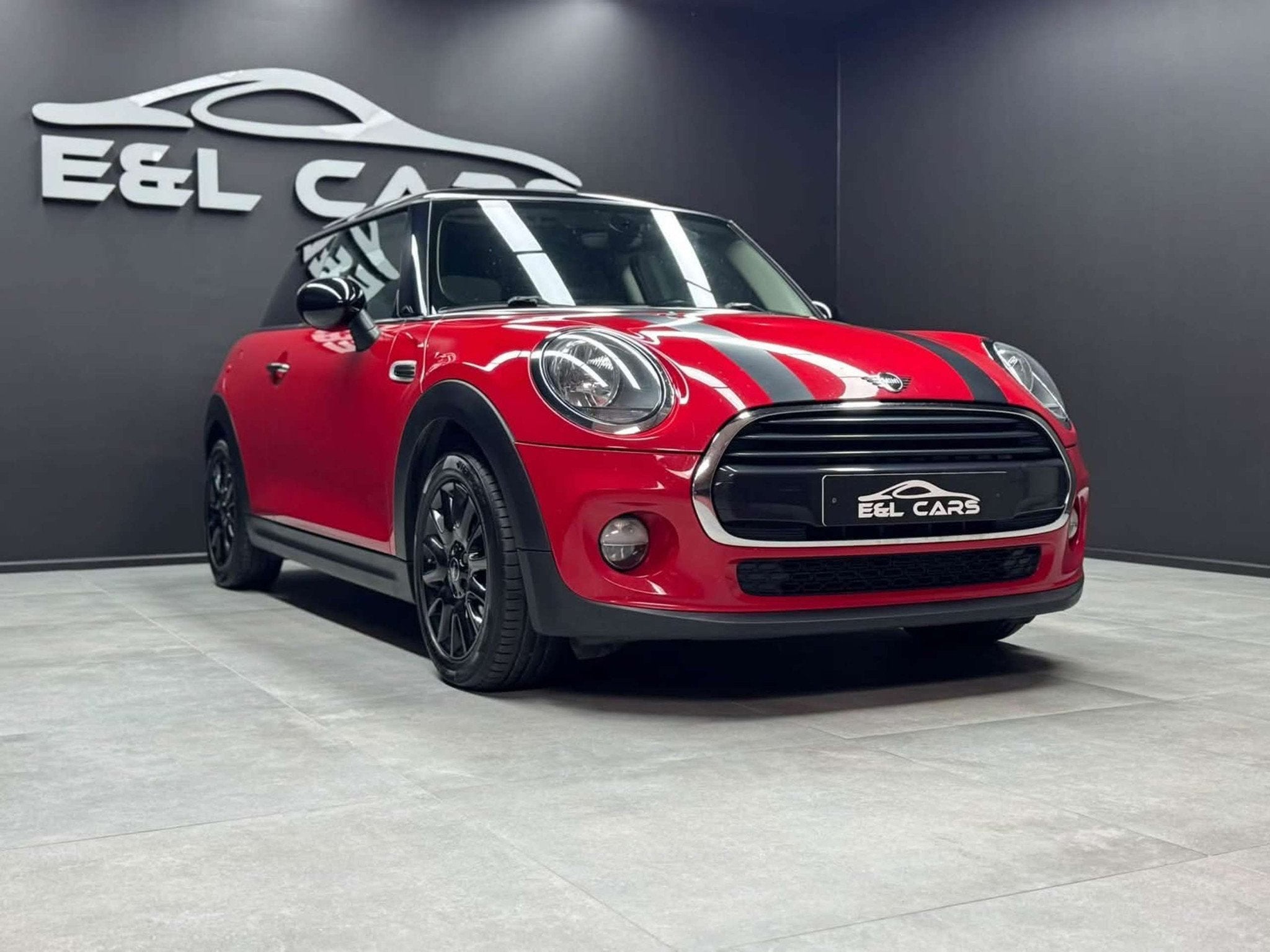 MINI Cooper D Mini 1.5 DA Cooper *12 mois de garantie*, Rouge, Achat, Euro 6, Entreprise