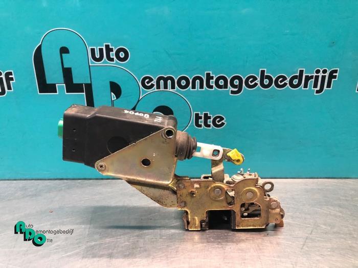 Deurslot Mechaniek 4Deurs rechts-achter van een Volvo V40, Gebruikt, -, -, Ophalen of Verzenden