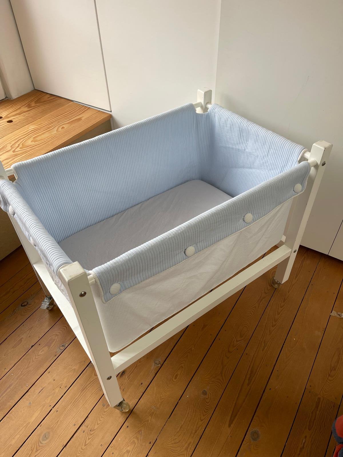 Lit bébé sur roulettes, Enfants & Bébés, Berceaux & Lits, Enlèvement, Utilisé, Lit