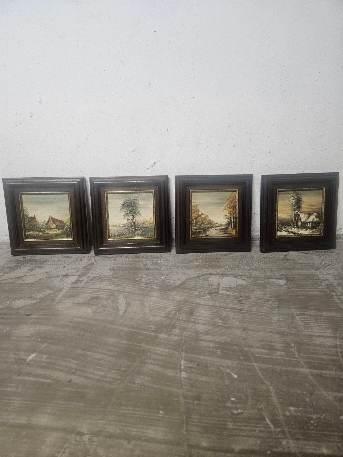 4 seizoenen schilderijtjes in houten lijst, Ophalen