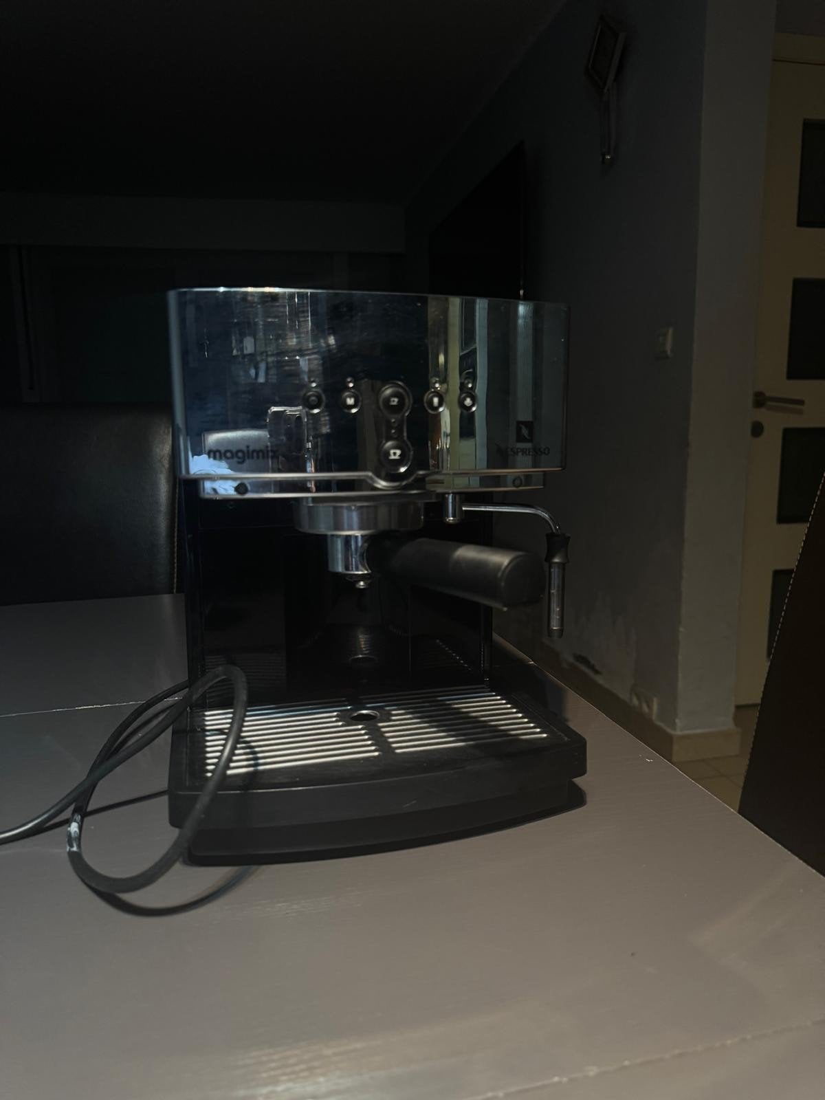Cafetière Nespresso, Elektronische apparatuur, Koffiezetapparaten, Koffiemachine