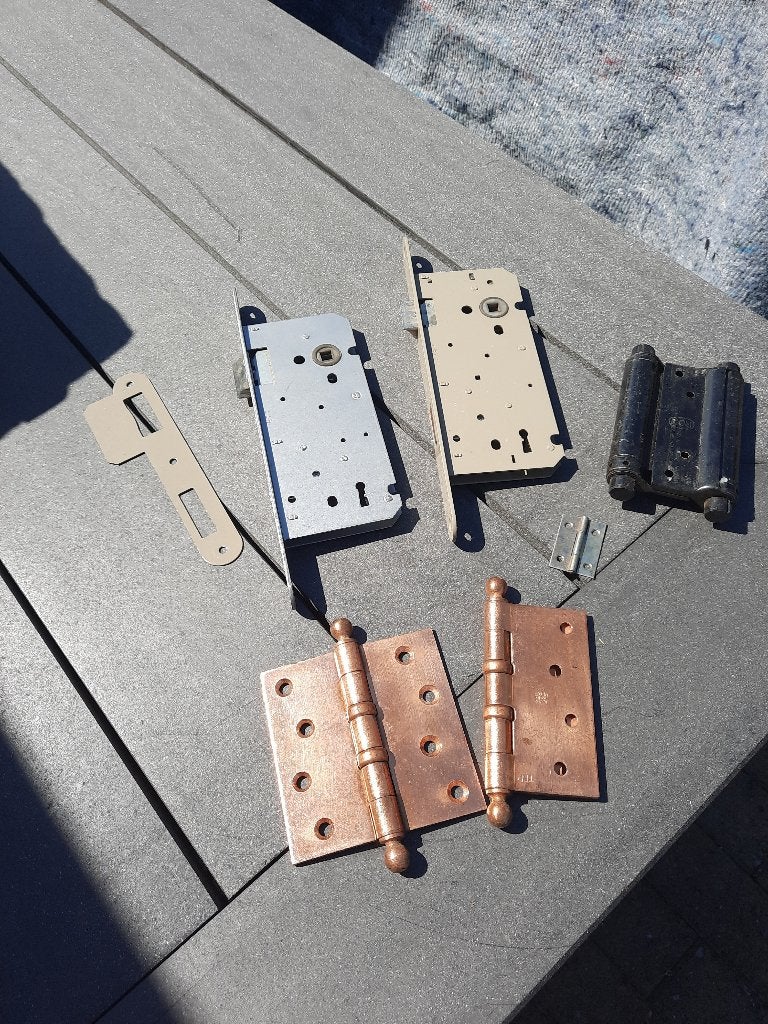 Sloten en scharnieren., Doe-het-zelf en Bouw, Ophalen, Nieuw, IJzer, Slot