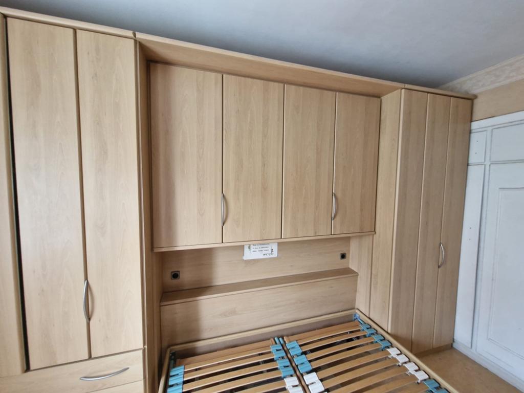 Chambre à coucher complète, Enlèvement