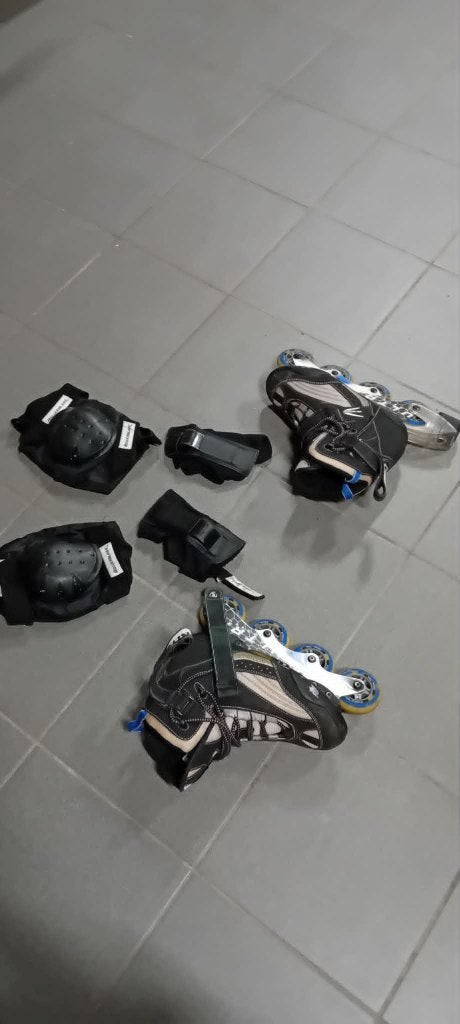 SKEELERS MET BESCHERMSET, Ophalen of Verzenden, Gebruikt, Dames, Inline skates 4 wielen
