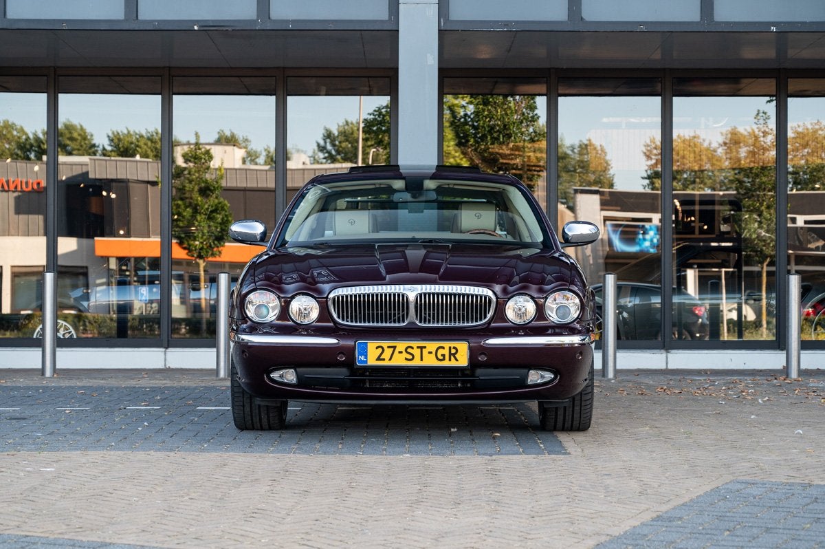Daimler Super 8 4.2 V8 Supercharged LWB (automatique), Cuir, Achat, Intérieur cuir, 4 portes