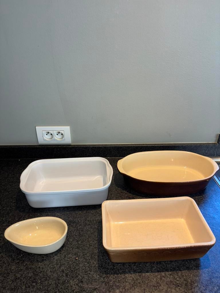 Verschillende stenen ovenschalen per vijf, Huis en Inrichting, Keuken | Servies, Ophalen, Gebruikt, Schaal of Schalen