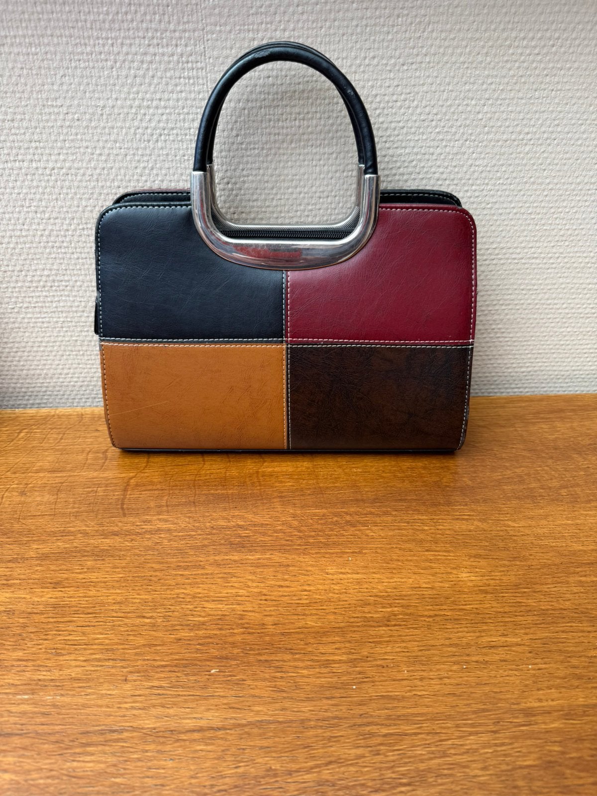 Handtas nieuw 31 cm l x 11 cm d x 27 cm h, Handtassen en Accessoires, Tassen | Damestassen, Ophalen, Gebruikt, Handtas
