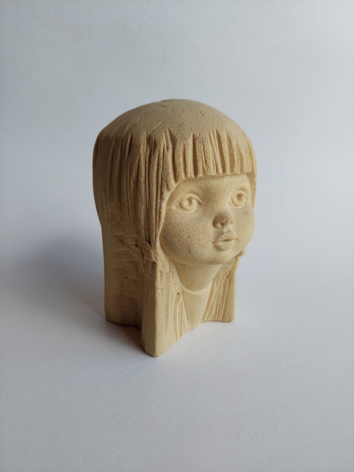 Buste/hoofd meisje in zandsteen - Stone Art Belgium, Ophalen