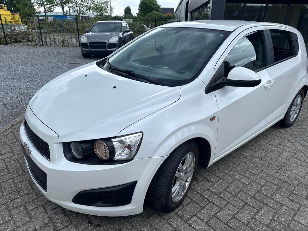 Chevrolet Aveo 1.2i Essence Euro5, Auto's, Chevrolet, Voorwielaandrijving, Euro 5, Stof, 1229 cc