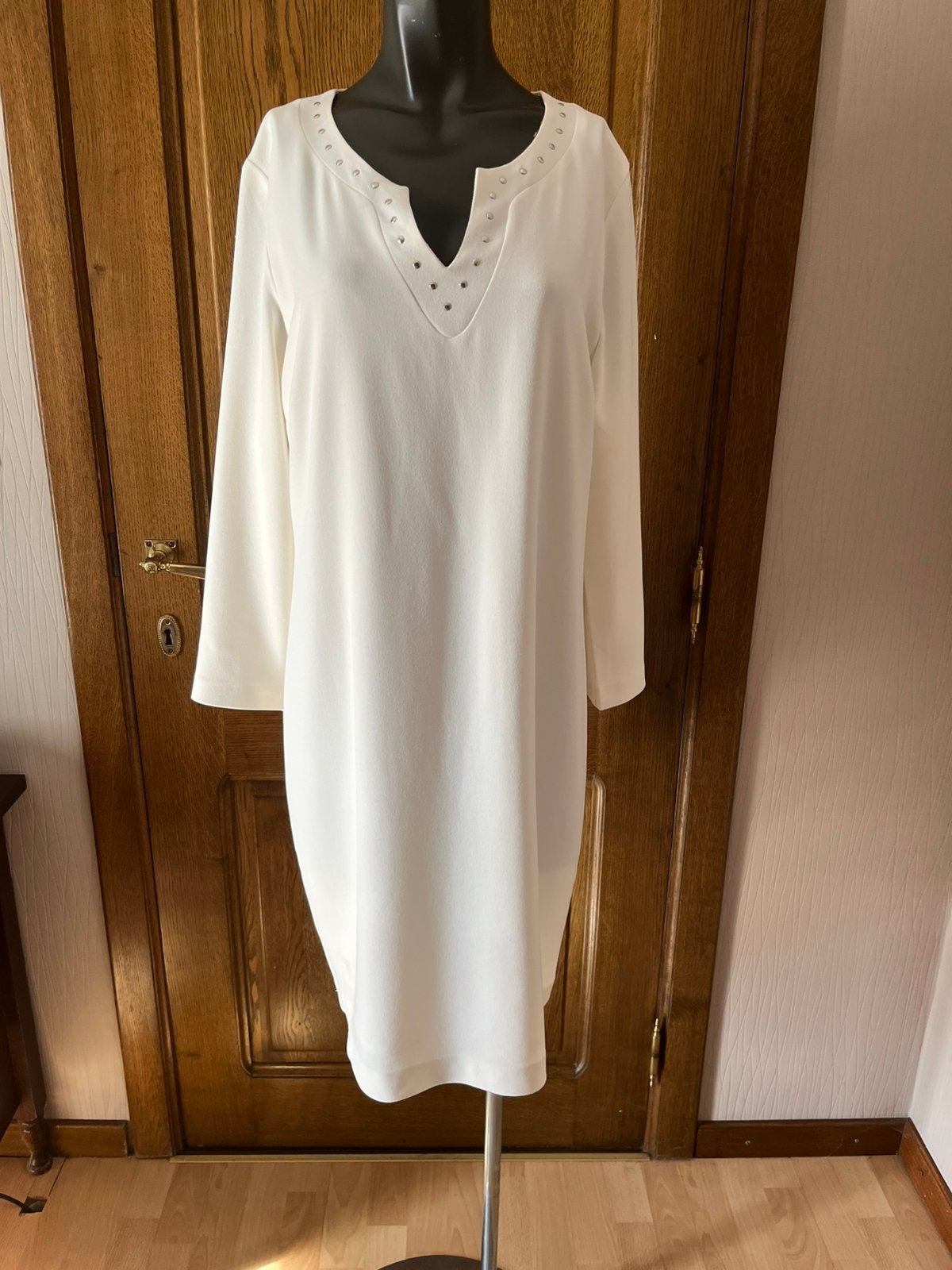 Robe élégante doublée AMania Mo en état neuf, Enlèvement ou Envoi, Comme neuf, Taille 42/44 (L)