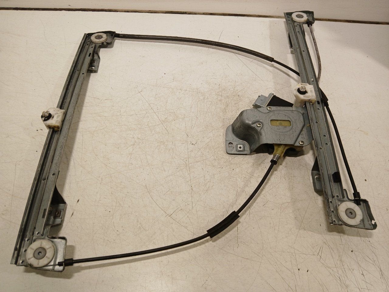 Raammechaniek elektrisch links voor Mercedes-Benz Citan, Onderdelen@venauto.nl, Van der Ven Autorecycling B.V., Gebruikt, Ettenseweg 76, 4706 PB Roosendaal, The Netherlands