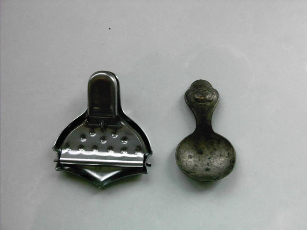 Cuillère doseuse à café/thé ancienne avec presse-citron, Enlèvement ou Envoi